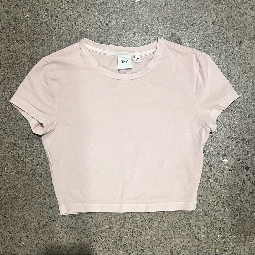 aritzia tna baby tee